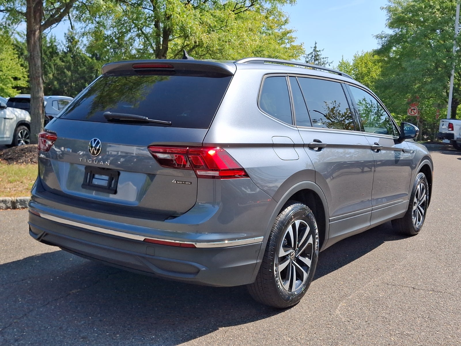 2024 Volkswagen Tiguan 2.0T S
