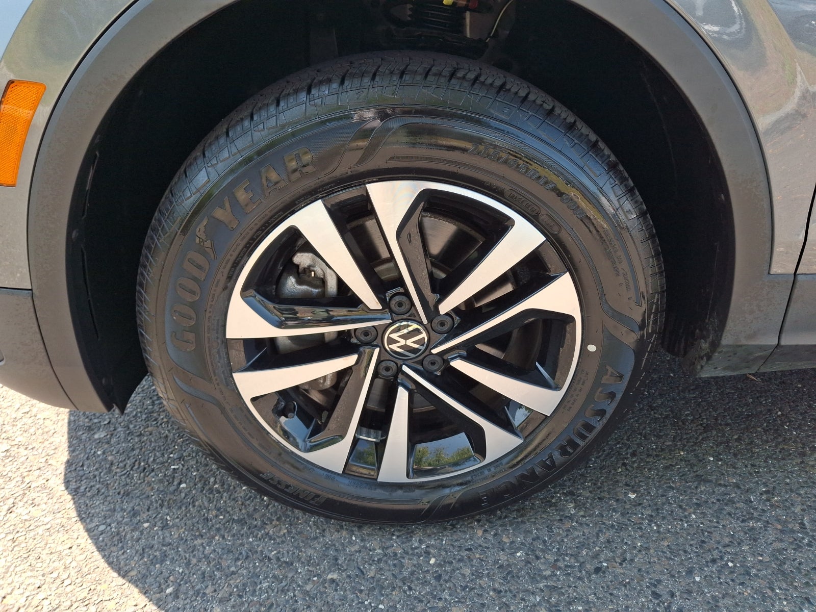 2024 Volkswagen Tiguan 2.0T S