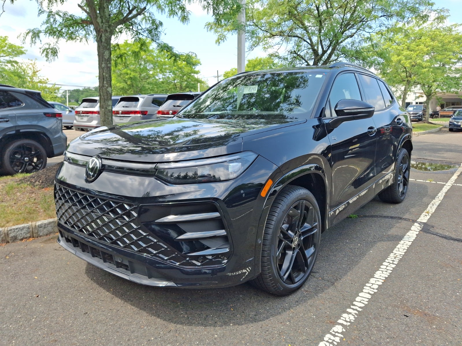 2026 Volkswagen Tiguan SE R-Line Black