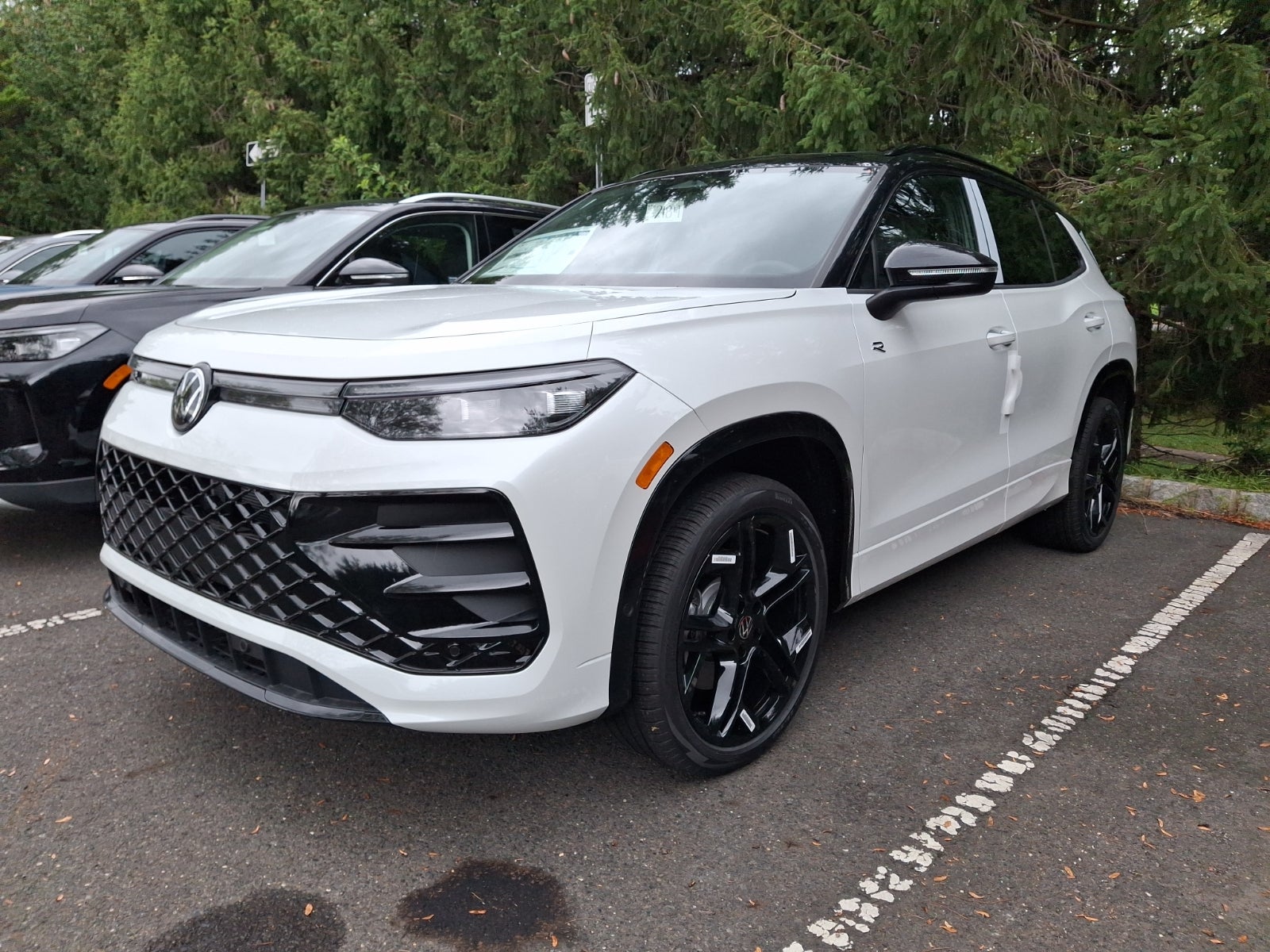 2026 Volkswagen Tiguan SE R-Line Black