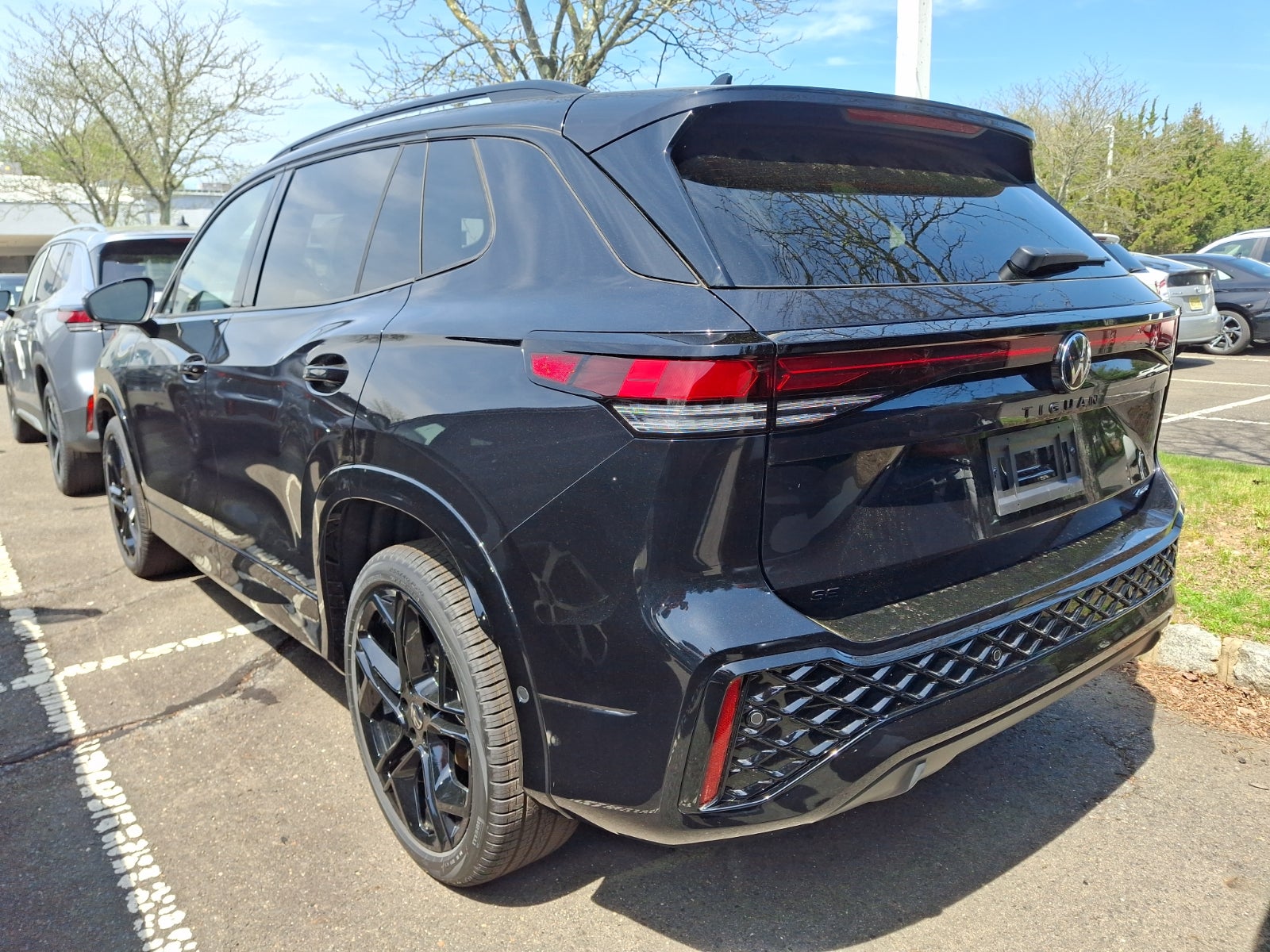 2026 Volkswagen Tiguan SE R-Line Black
