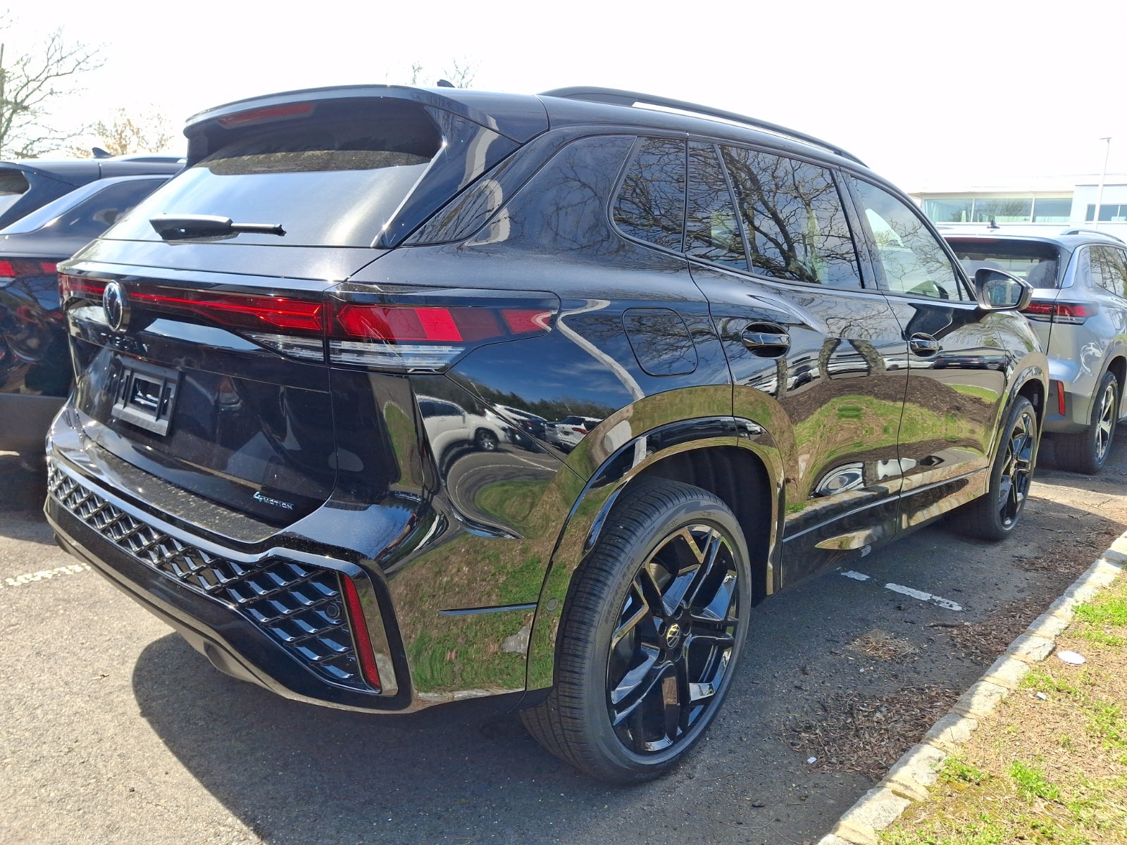 2026 Volkswagen Tiguan SE R-Line Black