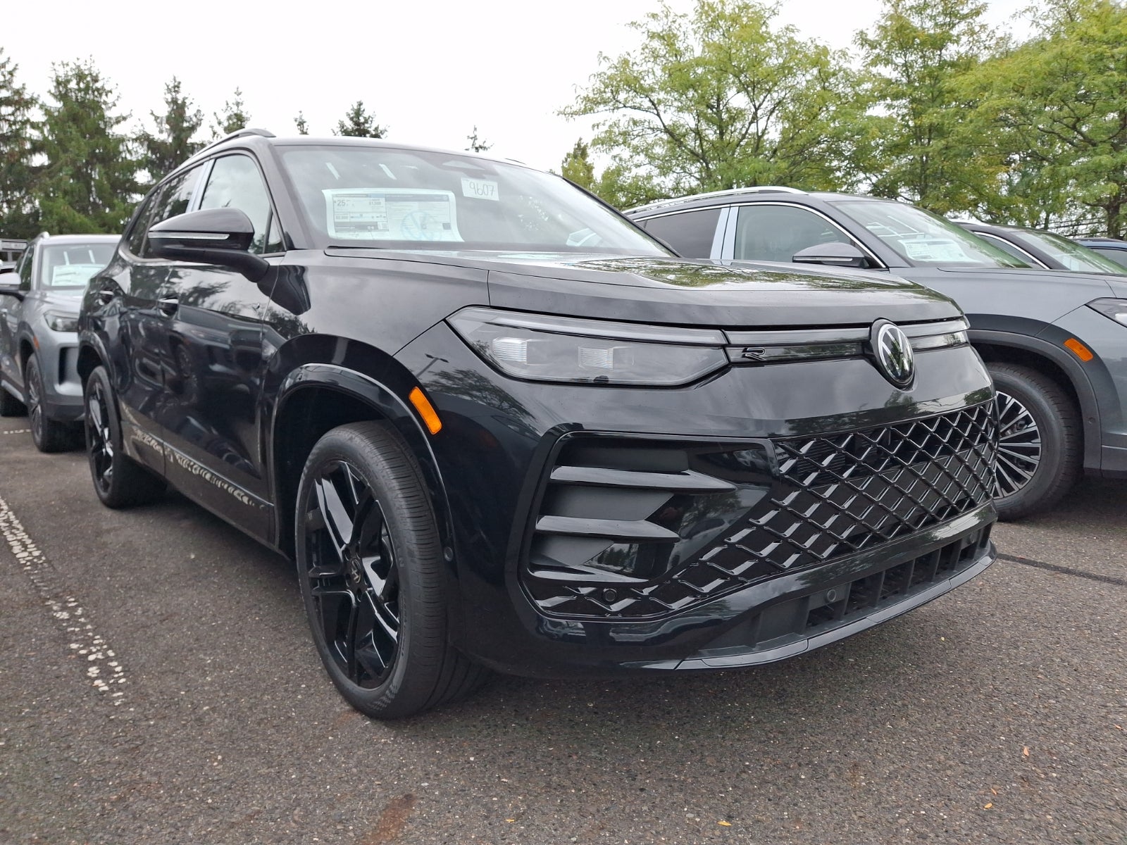 2026 Volkswagen Tiguan SE R-Line Black