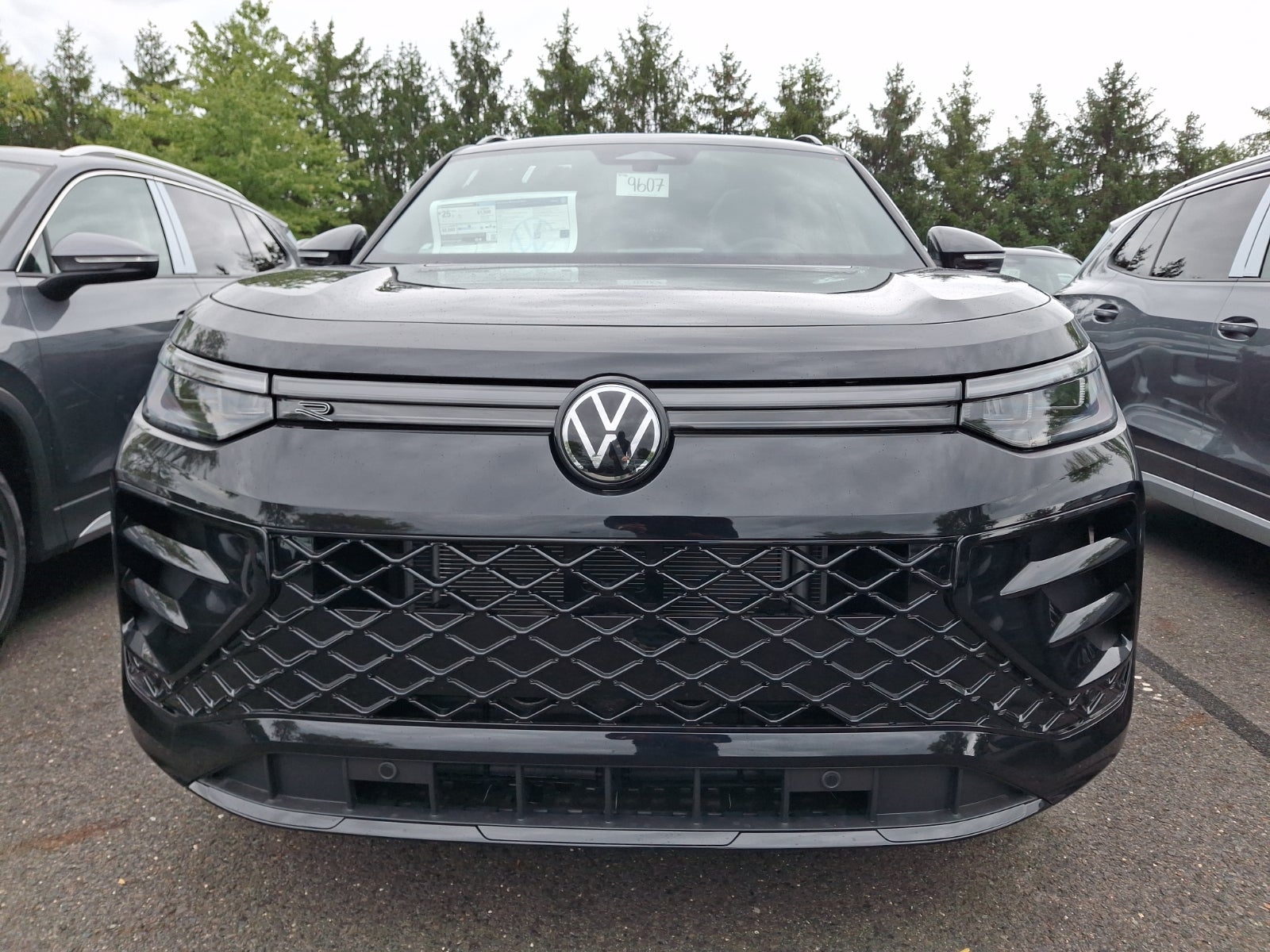 2026 Volkswagen Tiguan SE R-Line Black
