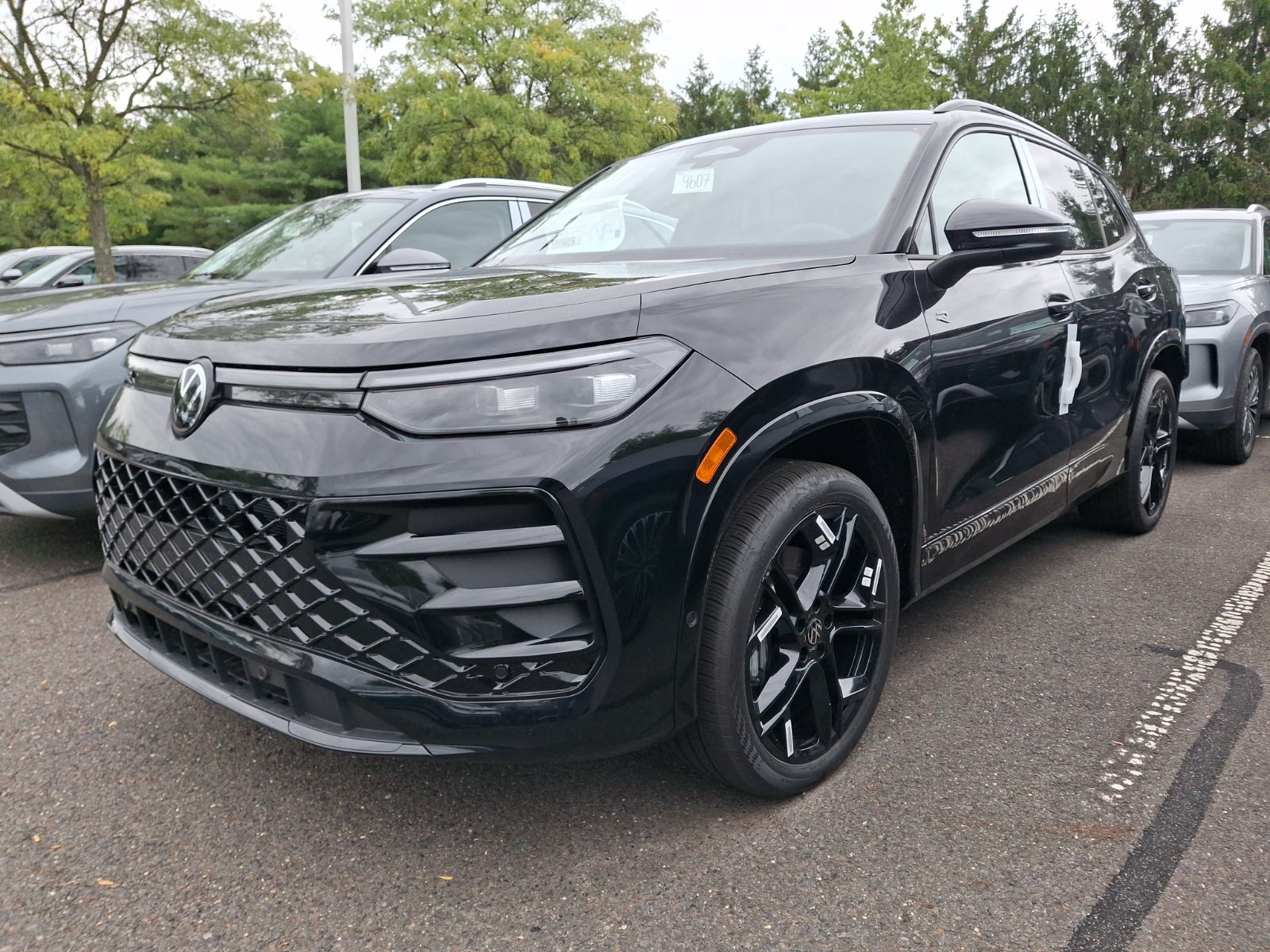 2026 Volkswagen Tiguan SE R-Line Black