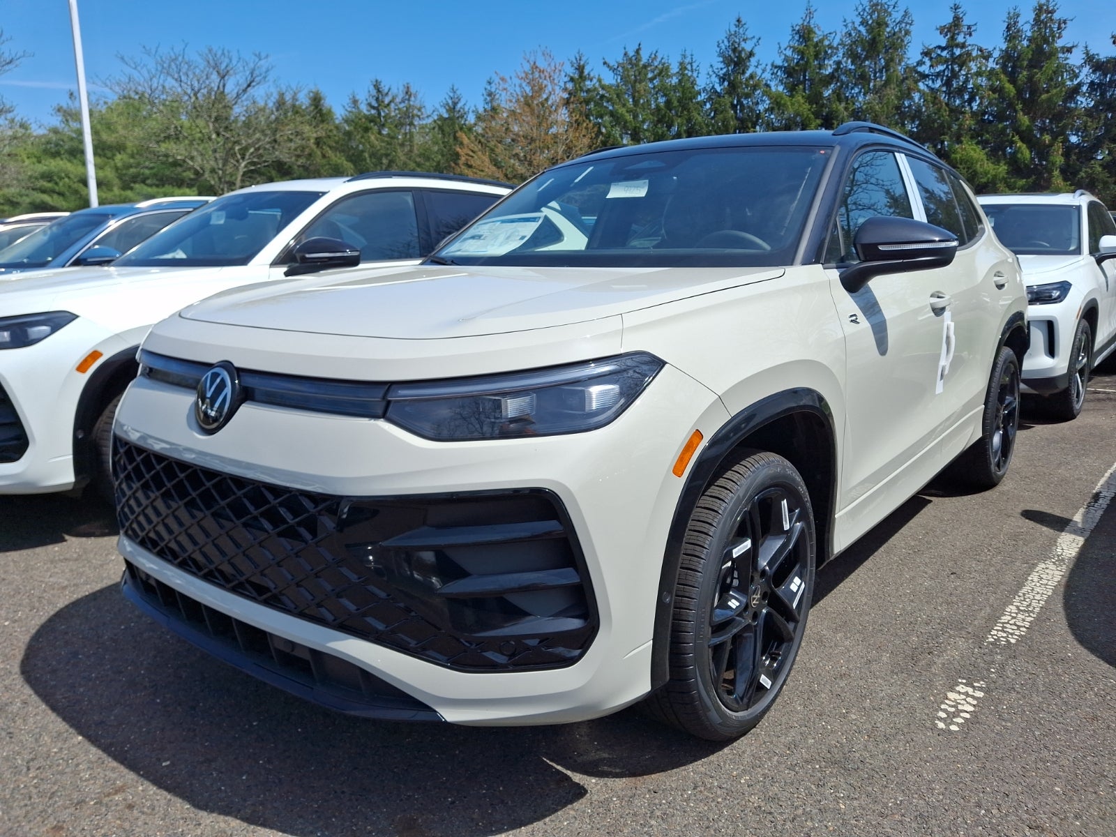 2026 Volkswagen Tiguan SE R-Line Black