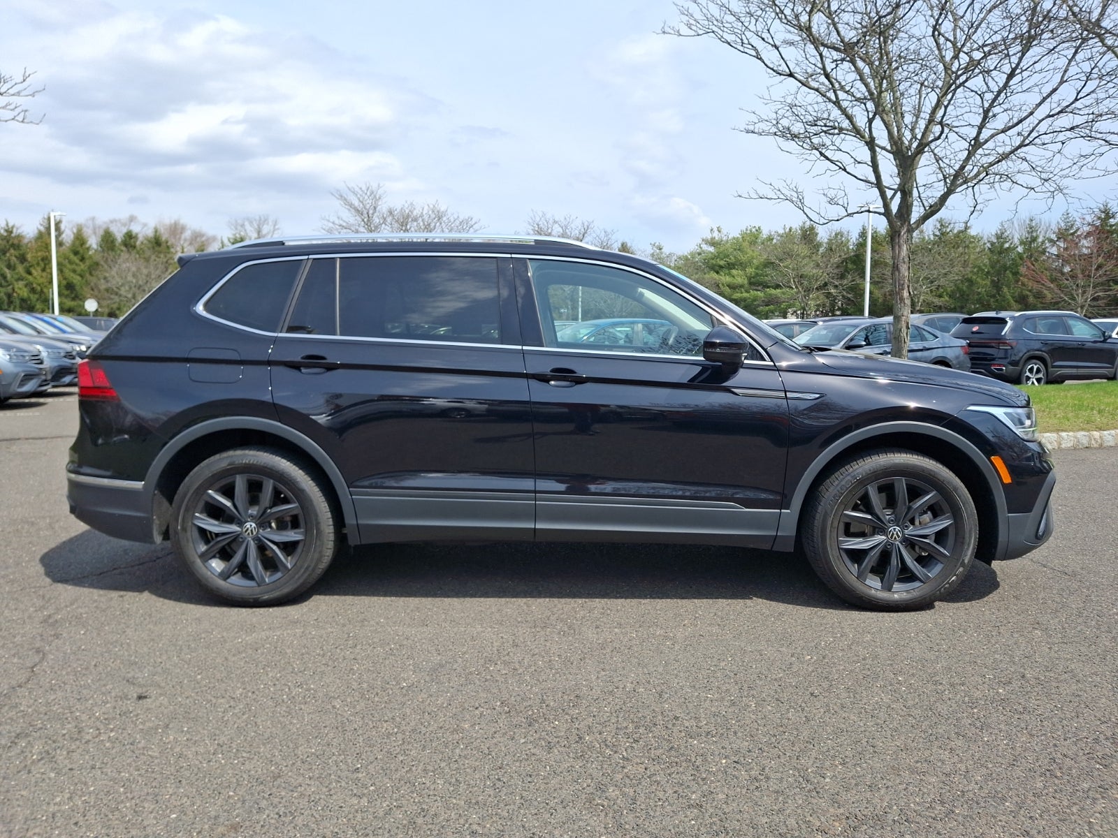 2024 Volkswagen Tiguan 2.0T SE
