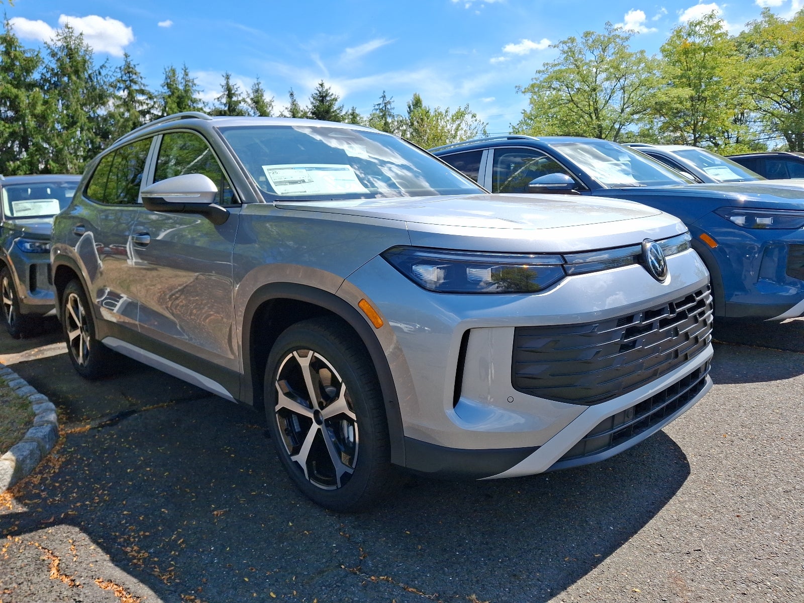 2025 Volkswagen Tiguan 2.0T SE