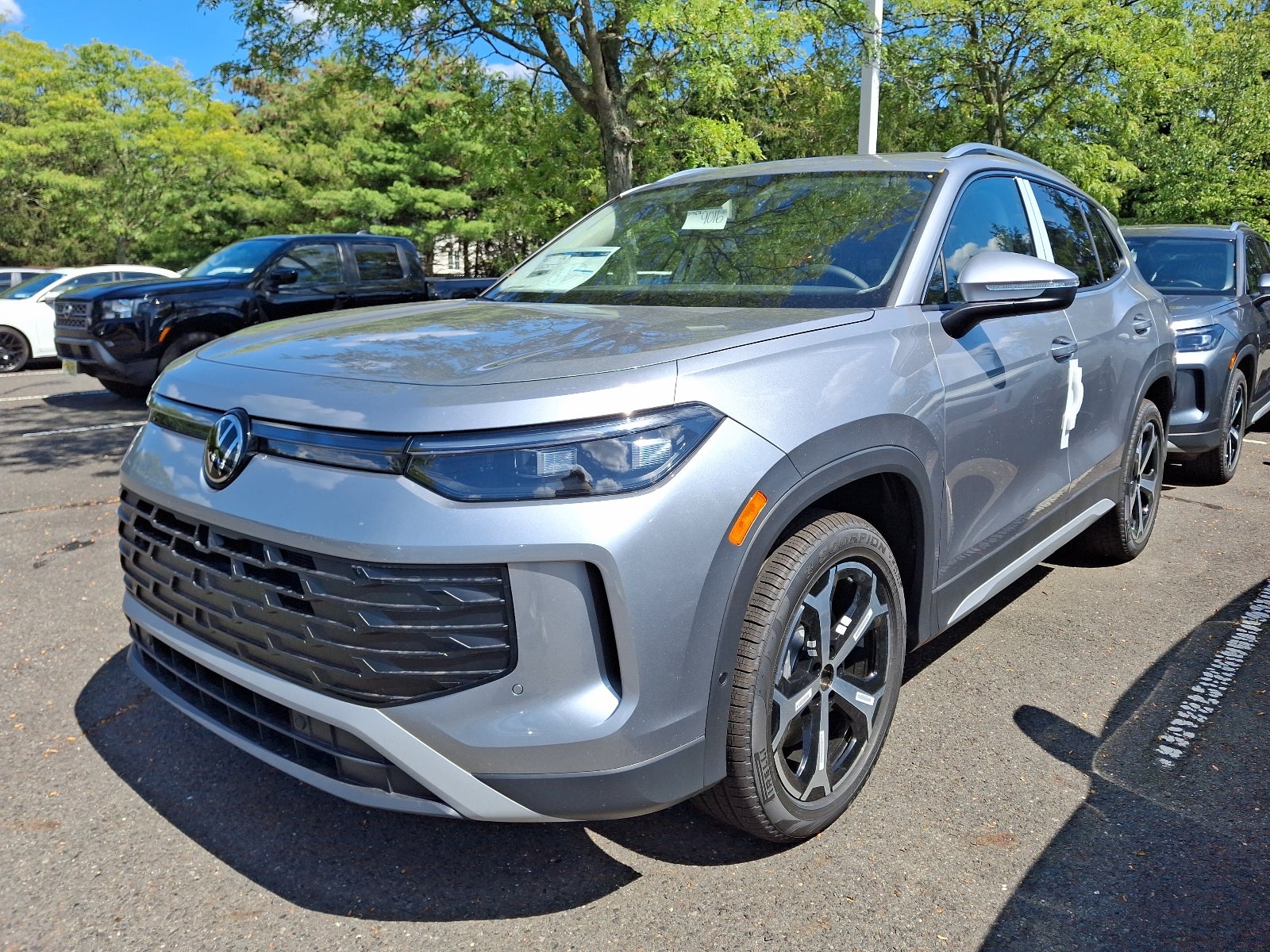 2025 Volkswagen Tiguan 2.0T SE