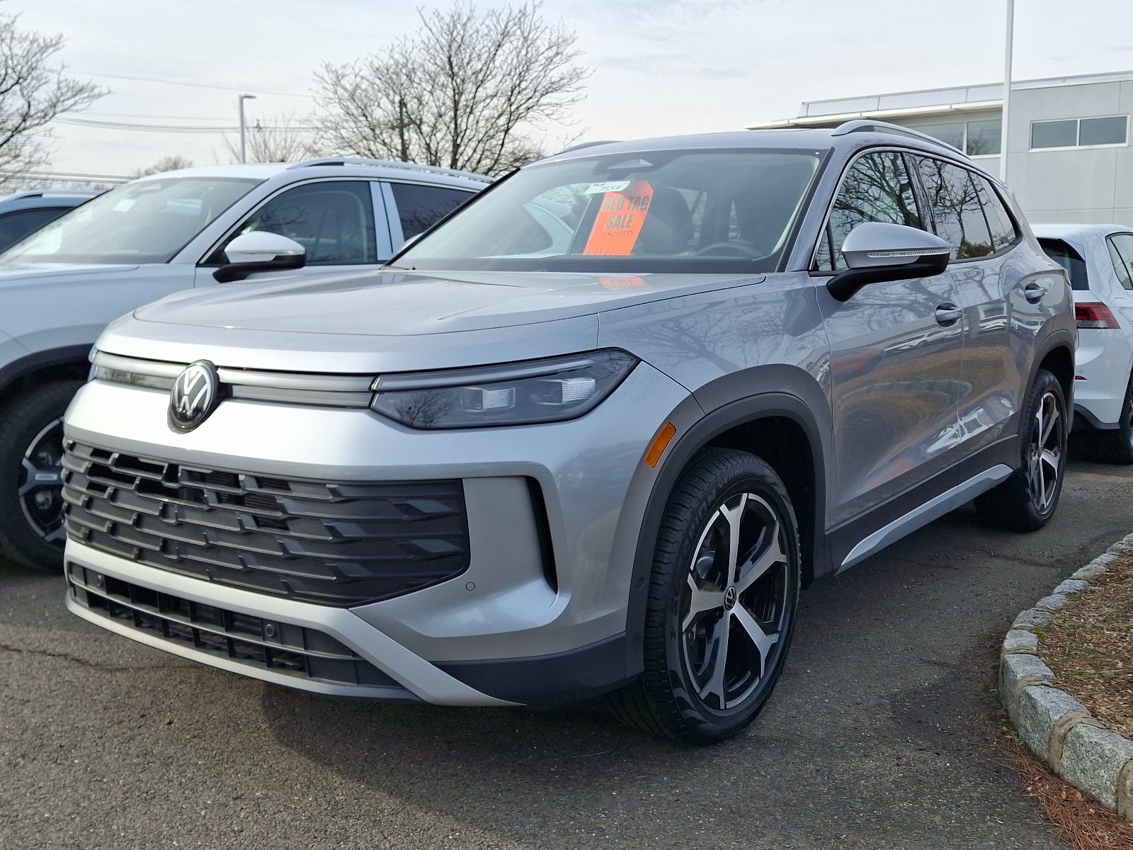 2025 Volkswagen Tiguan 2.0T SE