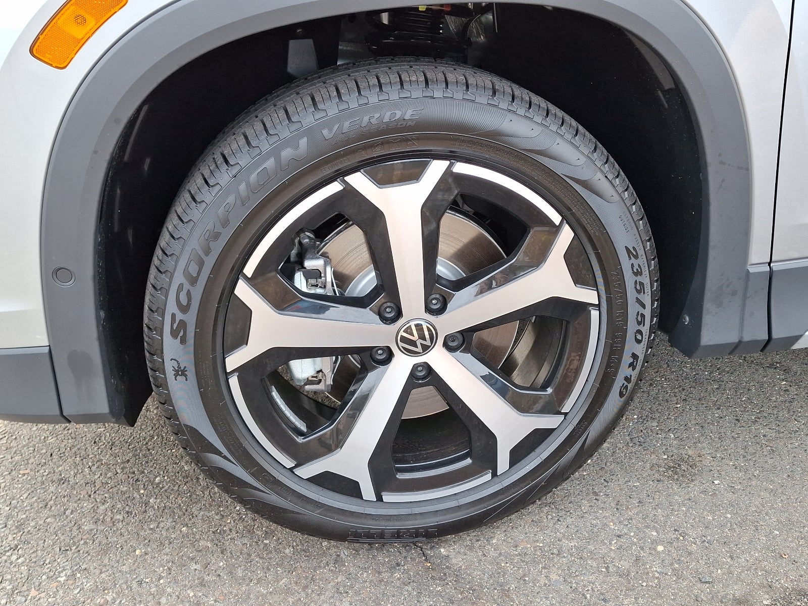 2025 Volkswagen Tiguan 2.0T SE