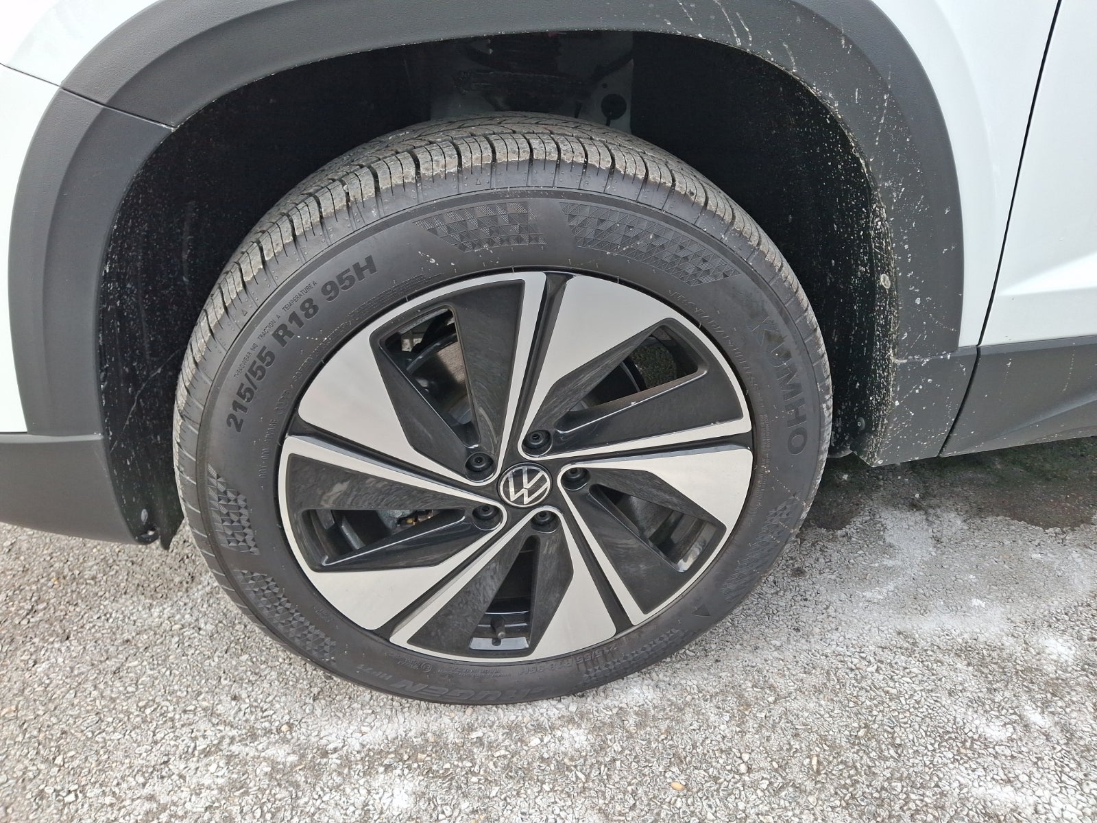 2026 Volkswagen Taos SE