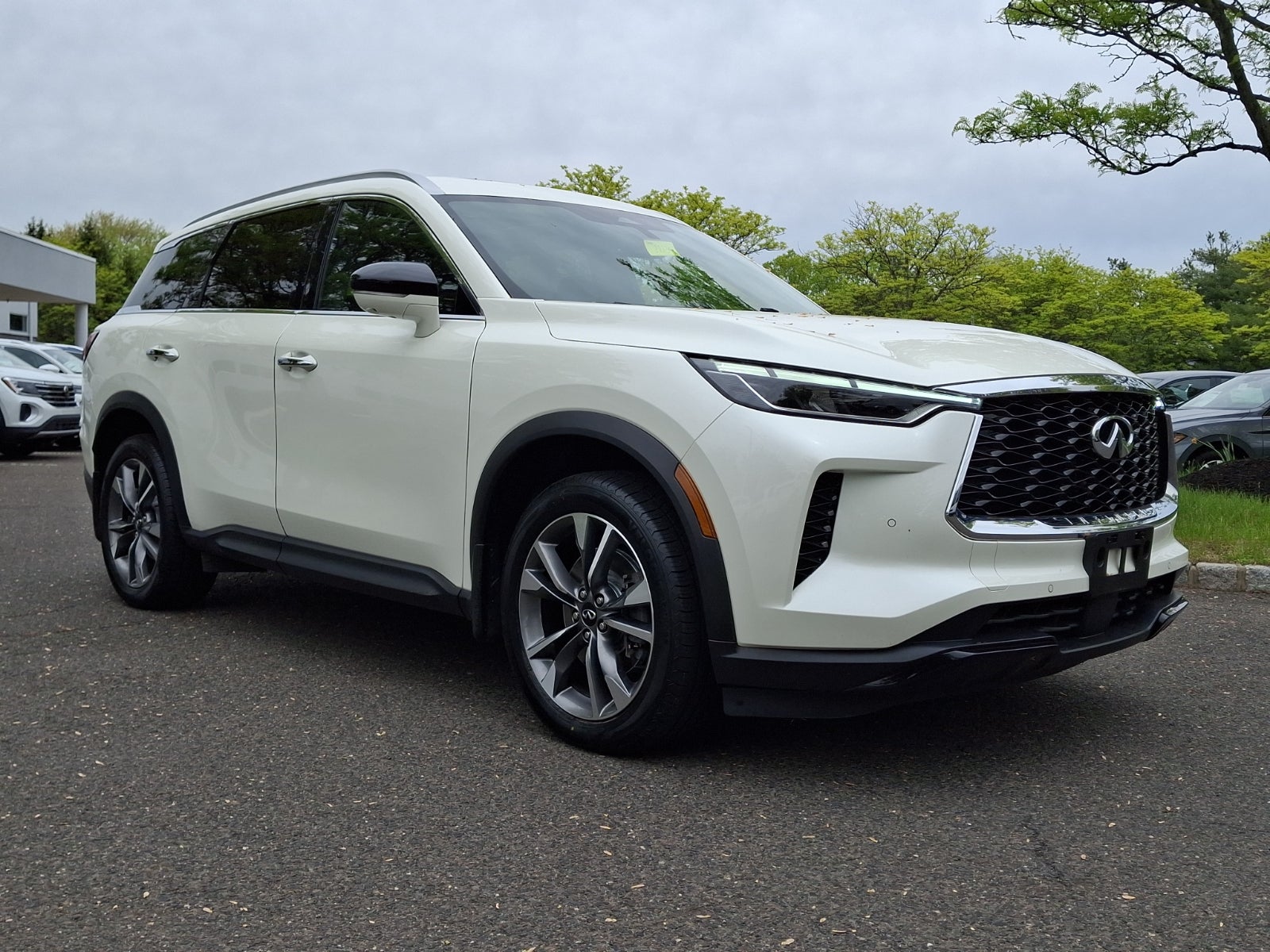 2023 INFINITI QX60 LUXE AWD