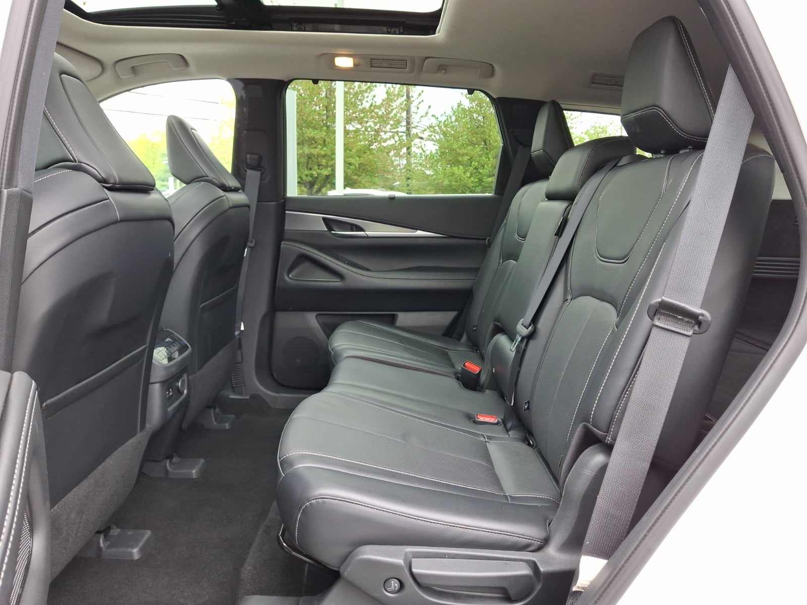 2023 INFINITI QX60 LUXE AWD