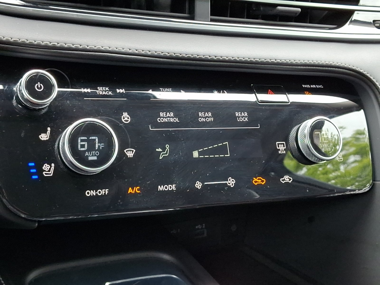 2023 INFINITI QX60 LUXE AWD