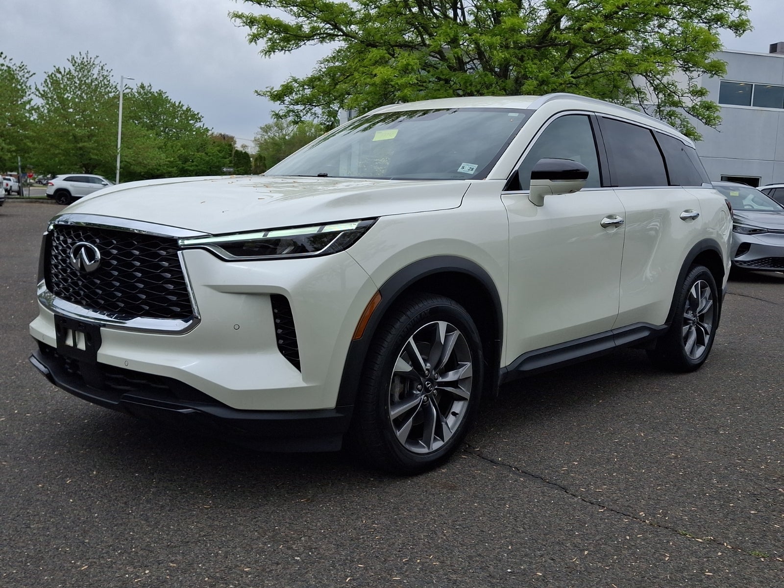 2023 INFINITI QX60 LUXE AWD