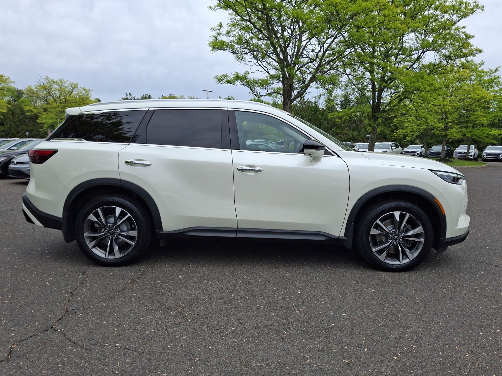 2023 INFINITI QX60 LUXE AWD