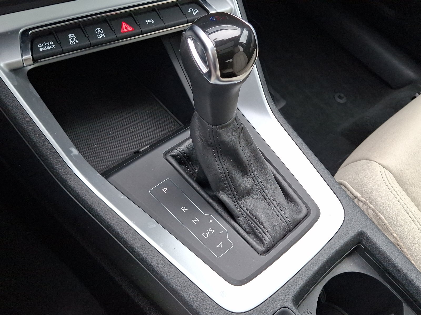 2020 Audi Q3 Premium 45 TFSI quattro Tiptronic