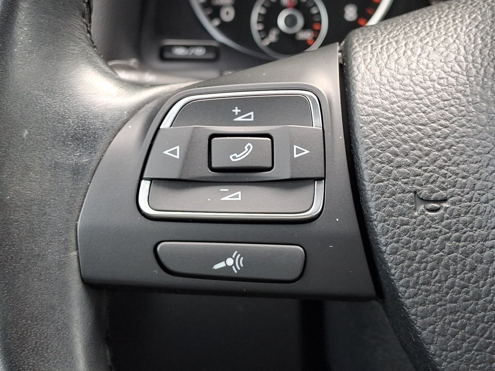 2018 Volkswagen Tiguan Limited 2.0T
